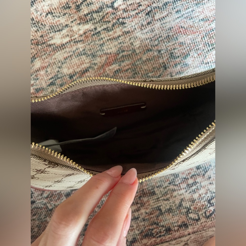 Purse - Picture 2 of 3